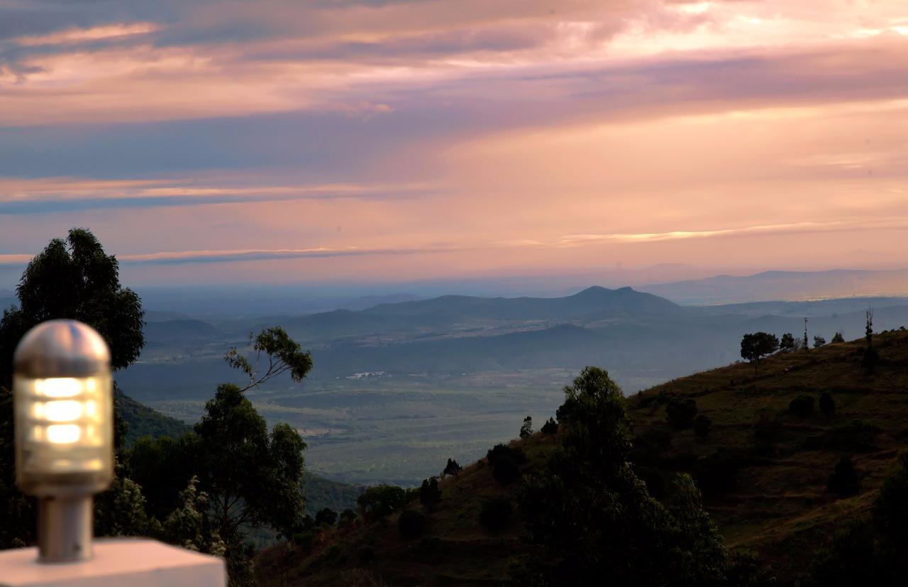 Mount N Mist Hotel Ooty Kültér fotó